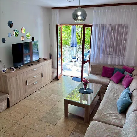 House * Podaca